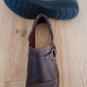 Clark's size 8M Dark Brown leather mules